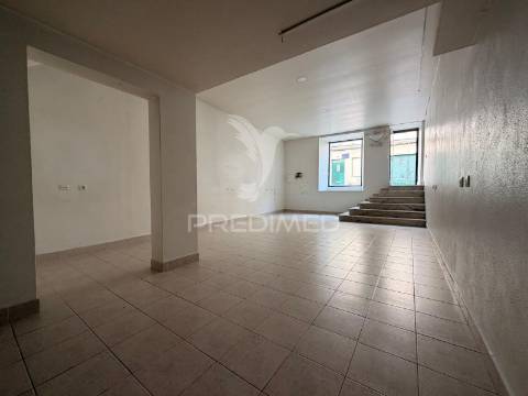 Loja no centro de palmela