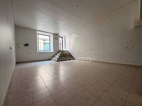 Loja no centro de palmela