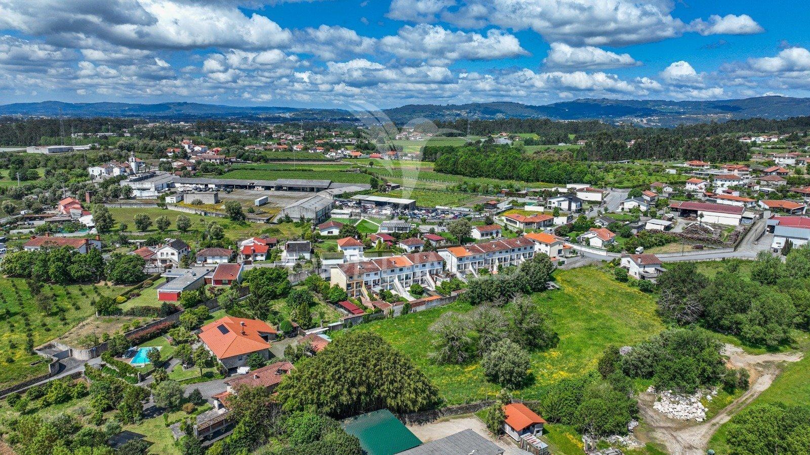 Moradia t3 - carrazedo, amares