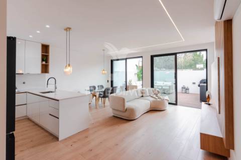 Moradia contemporânea t3 em olhão | design minimalista e pátio privativo