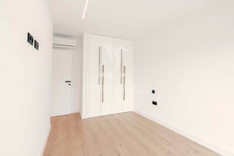 Moradia contemporânea t3 em olhão | design minimalista e pátio privativo