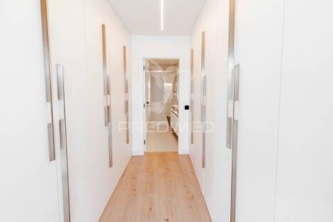 Moradia contemporânea t3 em olhão | design minimalista e pátio privativo