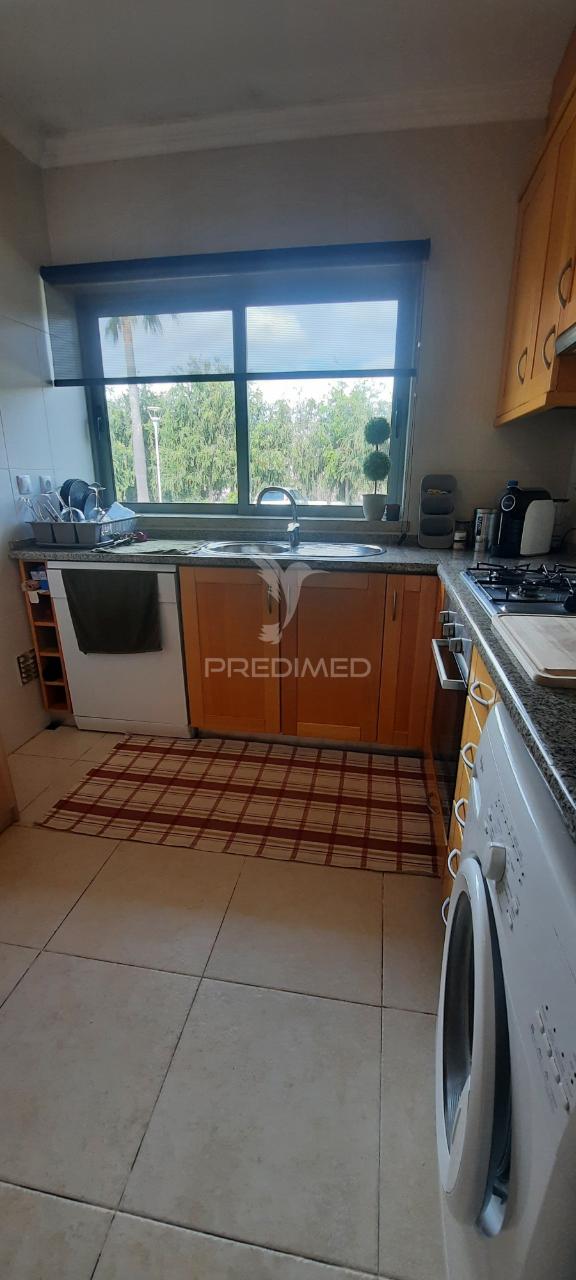 Moradia t2 com piscina, garagem e totalmente equipada – pronta a habitar