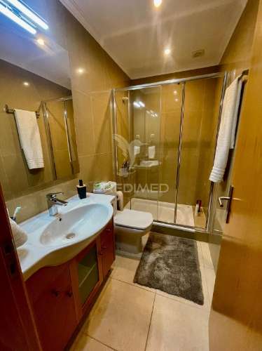 Moradia t2 com piscina, garagem e totalmente equipada – pronta a habitar