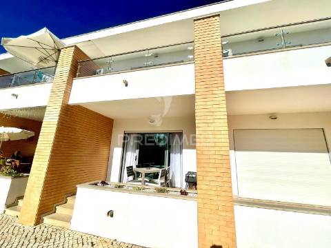 Moradia t2 com piscina, garagem e totalmente equipada – pronta a habitar