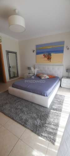 Moradia t2 com piscina, garagem e totalmente equipada – pronta a habitar