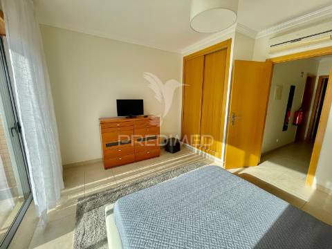 Moradia t2 com piscina, garagem e totalmente equipada – pronta a habitar