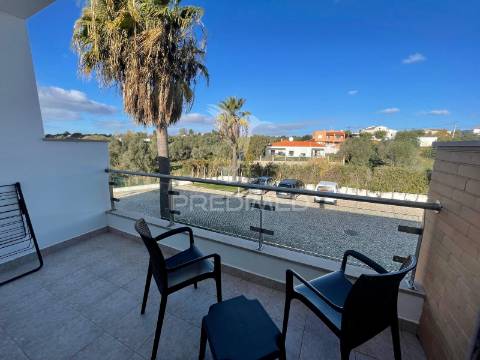 Moradia t2 com piscina, garagem e totalmente equipada – pronta a habitar