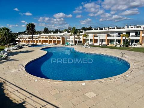 Moradia t2 com piscina, garagem e totalmente equipada – pronta a habitar