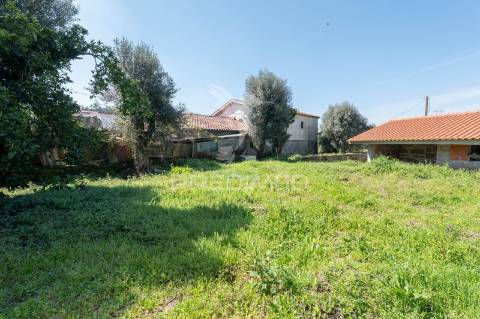 Moradia térrea em pedra t3 — estrutura completa em pousada (600 m²) — licença cm braga