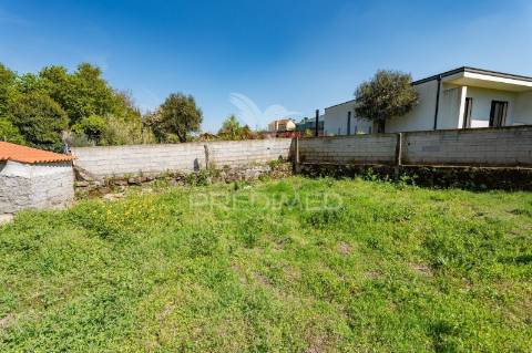 Moradia térrea em pedra t3 — estrutura completa em pousada (600 m²) — licença cm braga