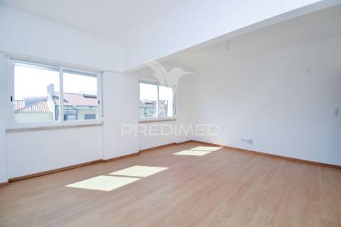 Apartamento t3 | queluz | remodelado | arrendamento