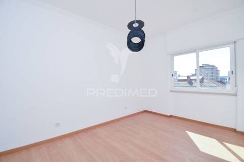 Apartamento t3 | queluz | remodelado | arrendamento