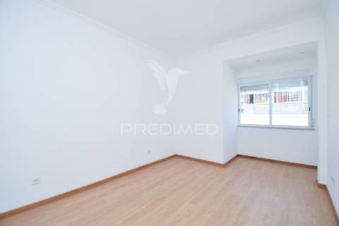 Apartamento t3 | queluz | remodelado | arrendamento