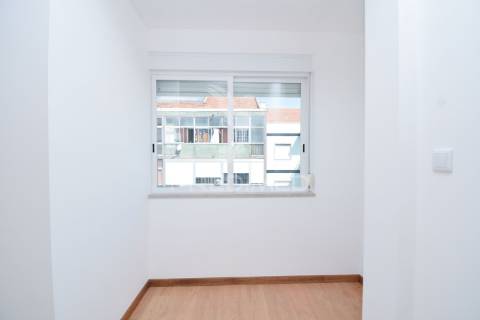 Apartamento t3 | queluz | remodelado | arrendamento