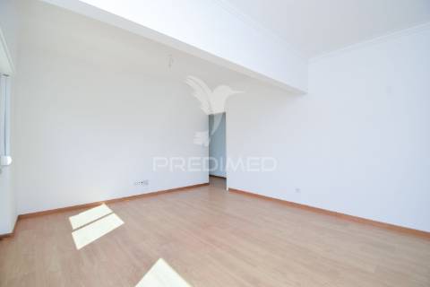 Apartamento t3 | queluz | remodelado | arrendamento