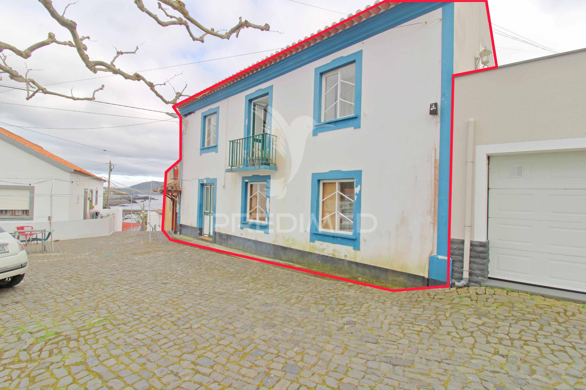 Moradia com espaço comercial no coração de são mateus – vista mar deslumbrante