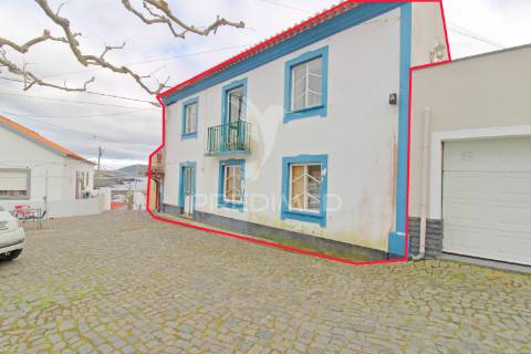 Moradia com espaço comercial no coração de são mateus – vista mar deslumbrante