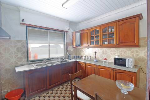 Moradia com espaço comercial no coração de são mateus – vista mar deslumbrante