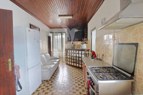 Moradia com espaço comercial no coração de são mateus – vista mar deslumbrante