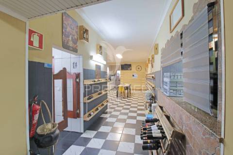 Moradia com espaço comercial no coração de são mateus – vista mar deslumbrante