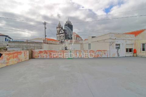 Moradia com espaço comercial no coração de são mateus – vista mar deslumbrante