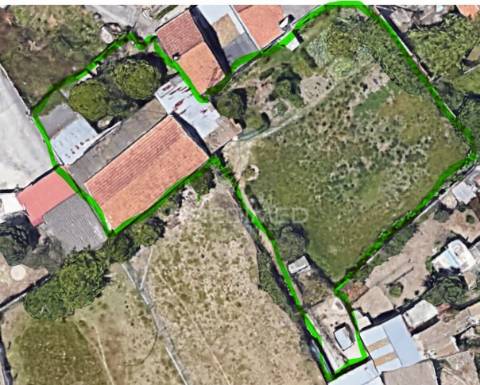 Terreno misto com possibilidade de construção