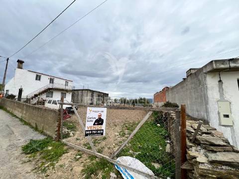 Moradia com terreno em sequeiros – a poucos minutos de torre de moncorvo