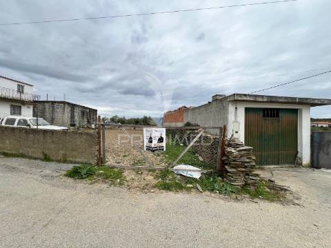 Moradia com terreno em sequeiros – a poucos minutos de torre de moncorvo