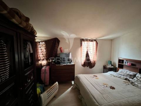 Moradia com terreno em sequeiros – a poucos minutos de torre de moncorvo