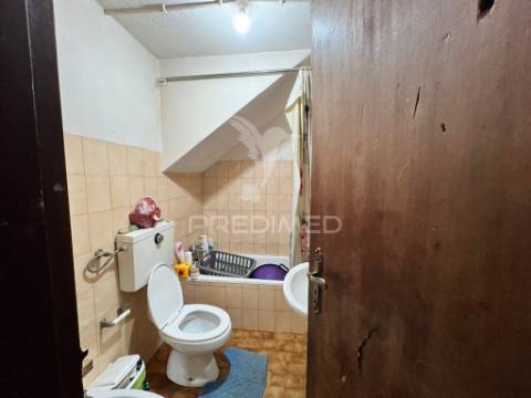 Moradia com terreno em sequeiros – a poucos minutos de torre de moncorvo