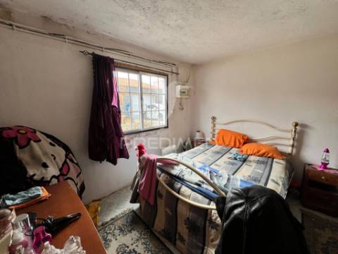 Moradia com terreno em sequeiros – a poucos minutos de torre de moncorvo