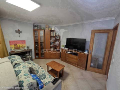 Investidores t1 com lugar de garagem!