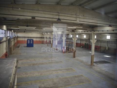 Venda armazém industrial com logradouro, queluz oeiras