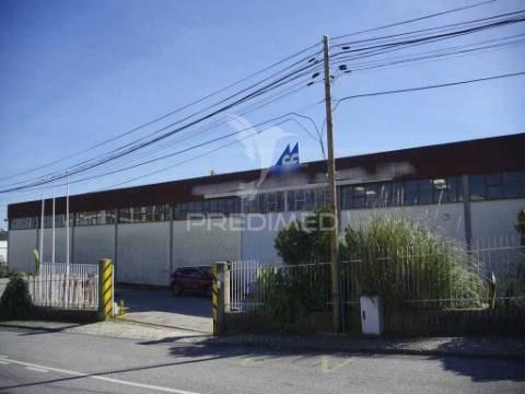 Venda armazém industrial com logradouro, queluz oeiras