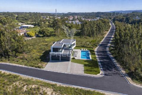 Terreno 400m² com potencial construção 230m² | quinta do anjo