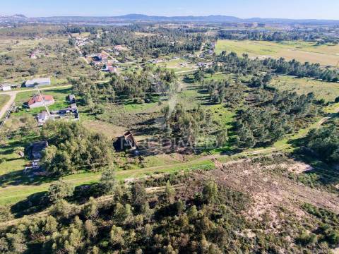 Terreno 400m² com potencial construção 230m² | quinta do anjo