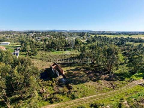 Terreno 400m² com potencial construção 230m² | quinta do anjo