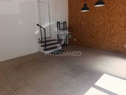 Arrenda-se »» apartamento / loja t1 – r/c  *  zona central de setúbal | elevado movimento