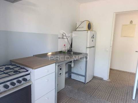 Arrenda-se »» apartamento / loja t1 – r/c  *  zona central de setúbal | elevado movimento
