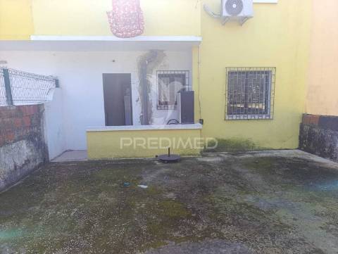 Arrenda-se »» apartamento / loja t1 – r/c  *  zona central de setúbal | elevado movimento