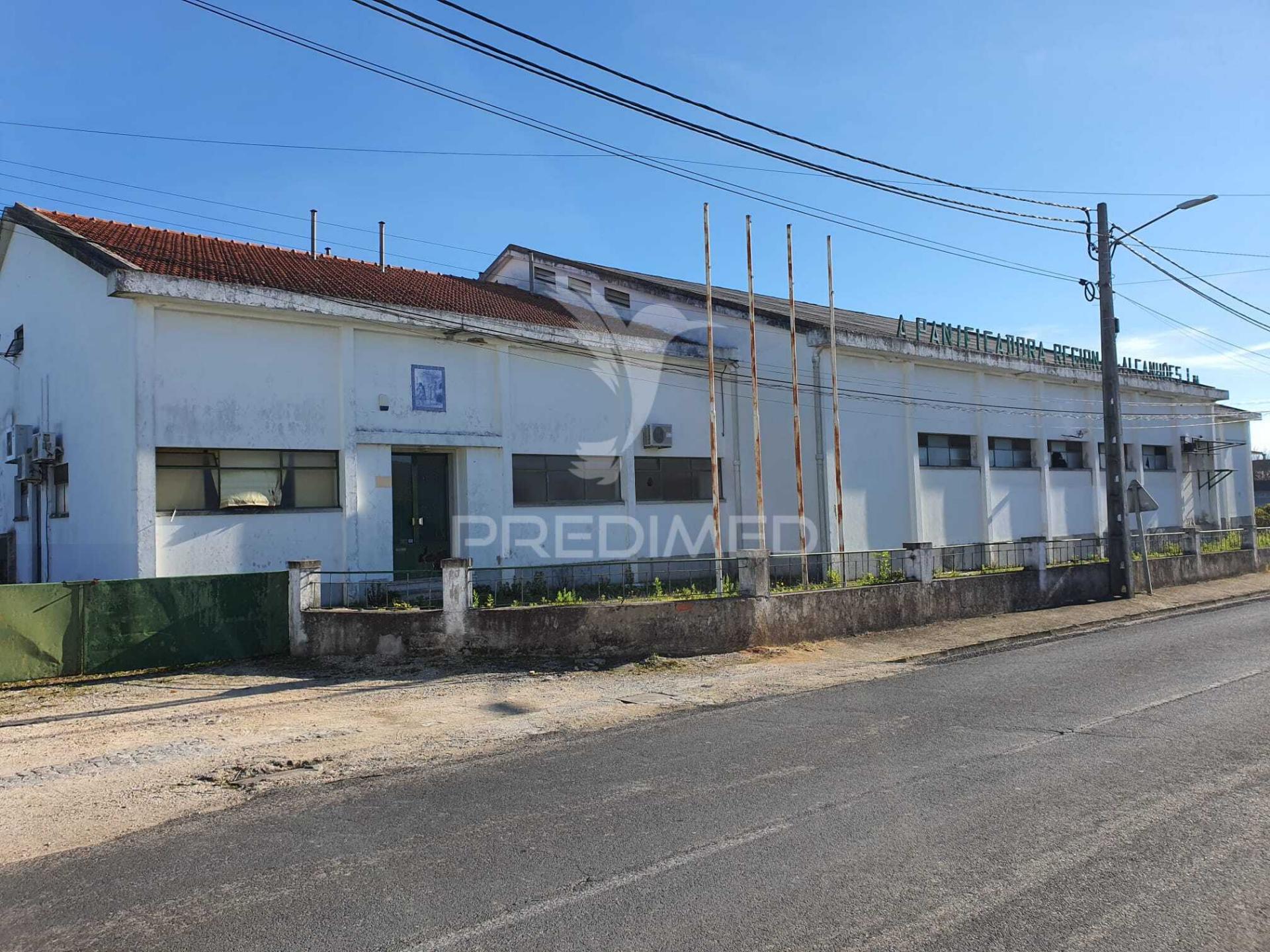 Armazém industrial - alcanhões, santarém