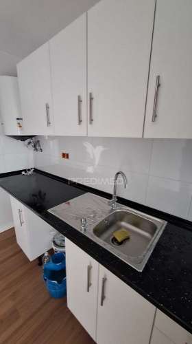 Andar de moradia totalmente remodelado em campo maior