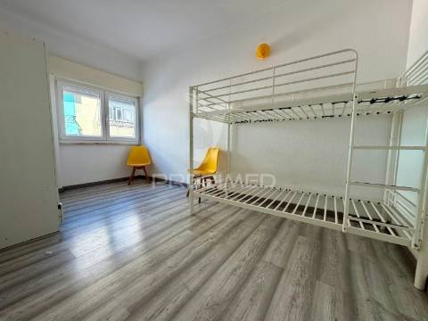 Apartamento t3 com quintal setúbal