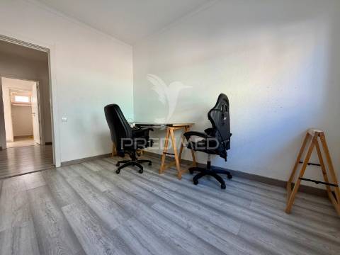 Apartamento t3 com quintal setúbal
