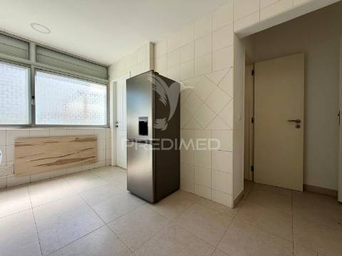 Apartamento t3 com quintal setúbal