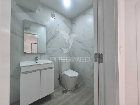Viver o mar com elegância | duplex na costa da caparica