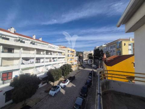 Viver o mar com elegância | duplex na costa da caparica