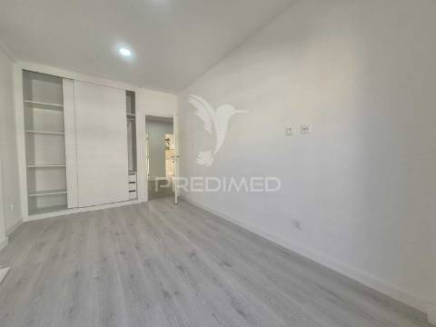 Viver o mar com elegância | duplex na costa da caparica