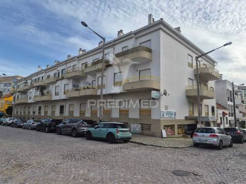 Viver o mar com elegância | duplex na costa da caparica